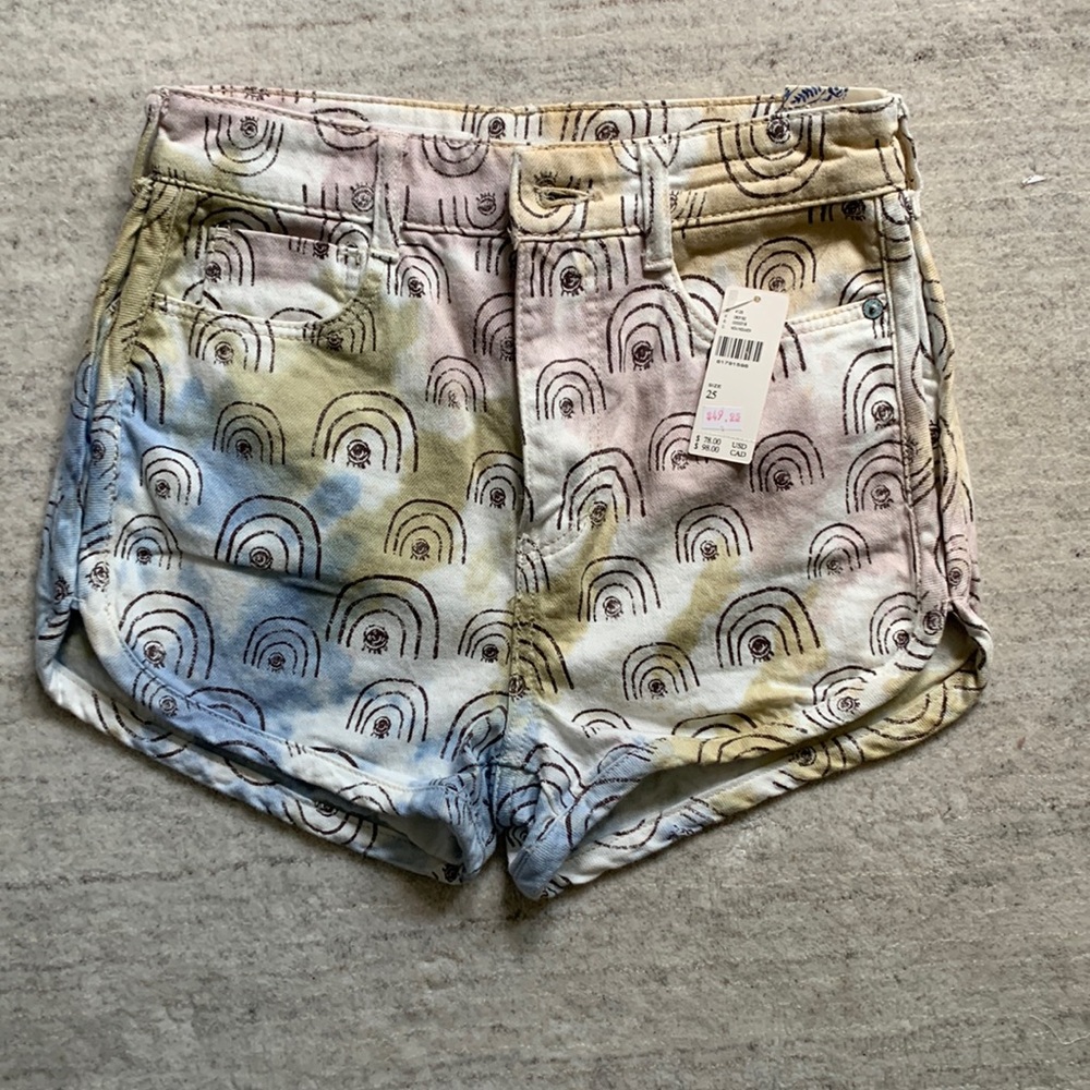 Anthropologie Pilcro denim jean shorts with fun design. Brand new. Size 25